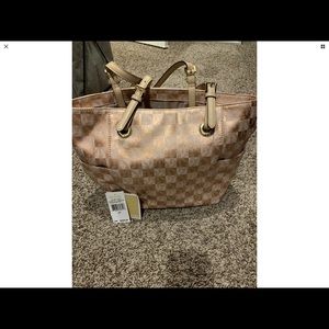 Michael Kors Jet Set Rose Gold tote